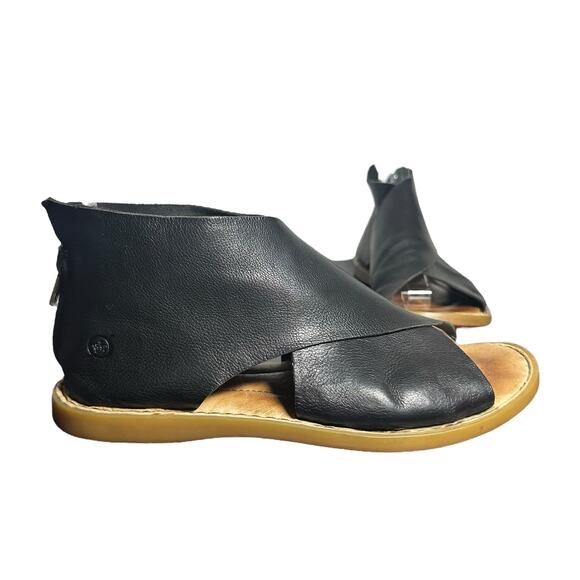 Born Black Leather Gladiator Iwa Sandals Zip Back Flat Comfort 7M - Picture 1 of 9